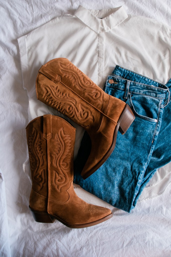 fashion inspiratie outfit moeder laarzen omoda